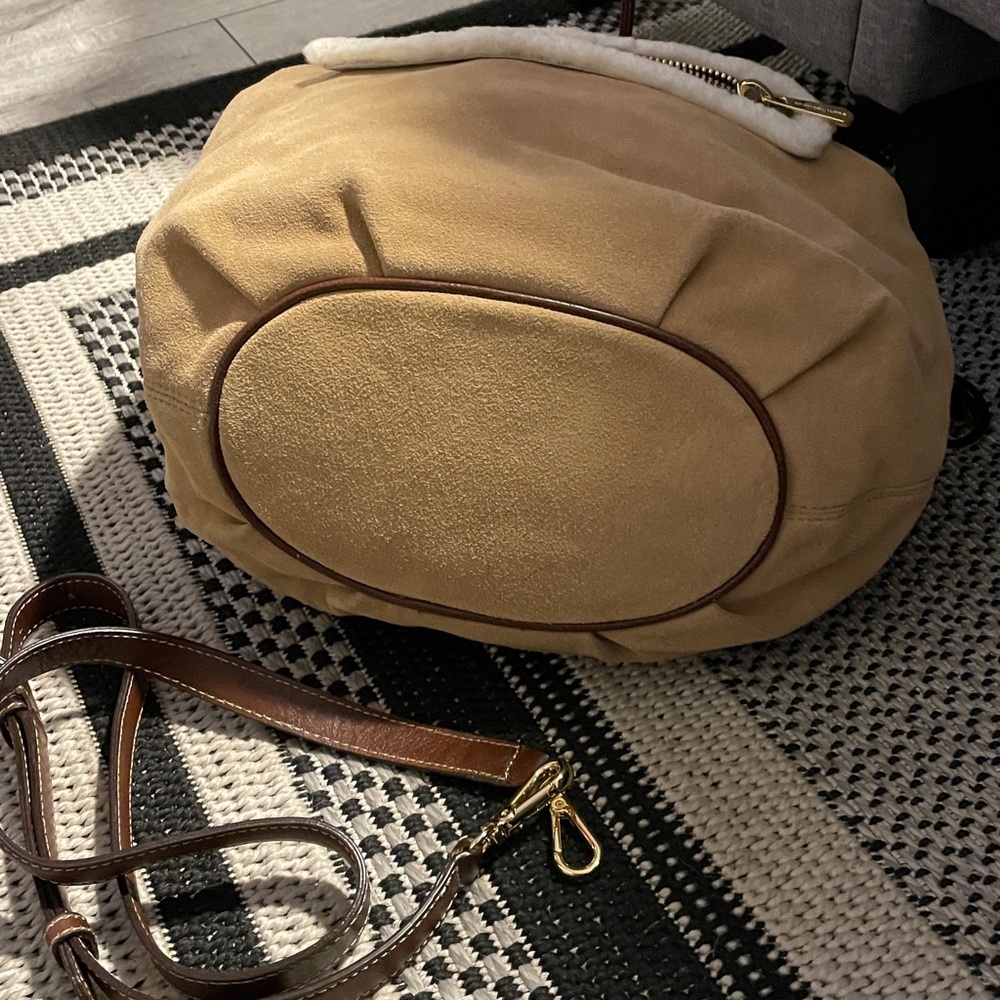 Michael Kors bucket and Crossbody suede leather Sherpa super cute winter bag - Picture 2 of 6
